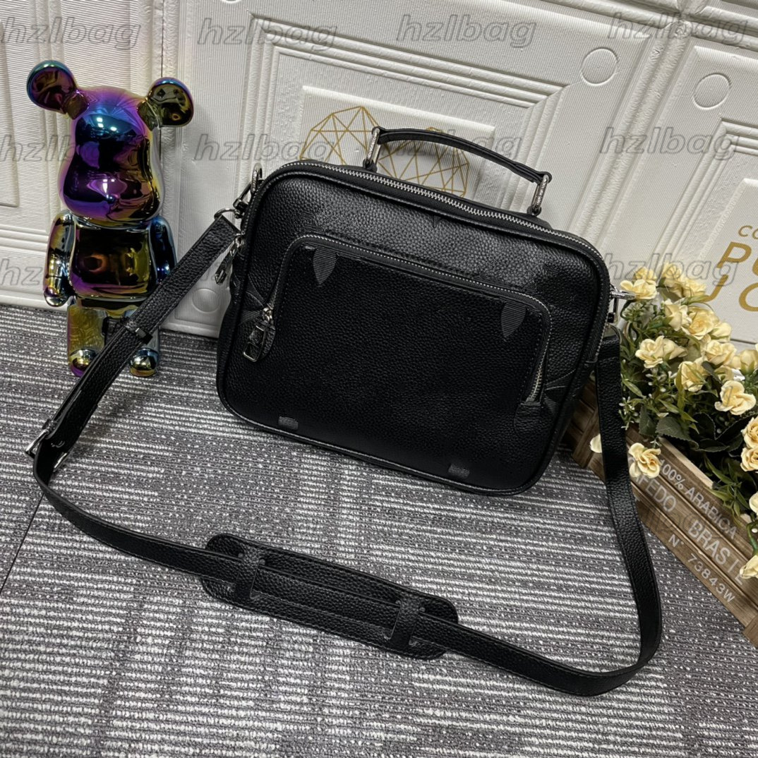 Mens Luxurys Bags Oversized Classic Graphic Embossed Monograms Pattern Leather Messenger Bag crossbody designer handbags Removable Shoulder Strap M57287 M82086, Color 01
Mens Luxurys Bags Oversized Classic Graphic Embossed Monograms Pattern Leather Messenger Bag crossbody designer handbags Removable Shoulder Strap M57287 M82086, Color 01