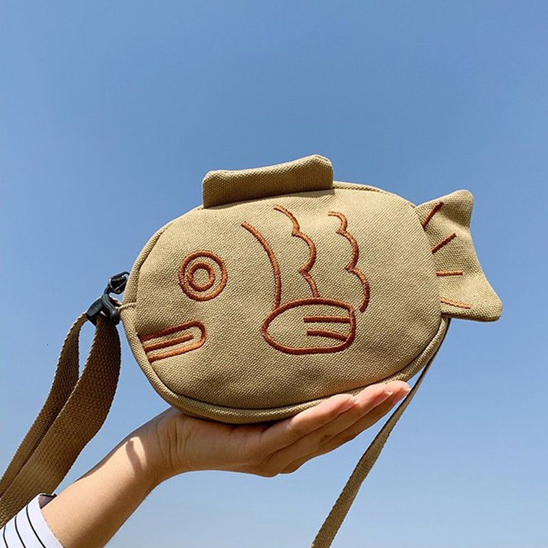 Waist Bags Cute Canvas Messenger Bag Embroidery Fish Shape Torebka Listonoszka Portable Zippered Small Purses Handbags Mini Crossbody Bag 230324