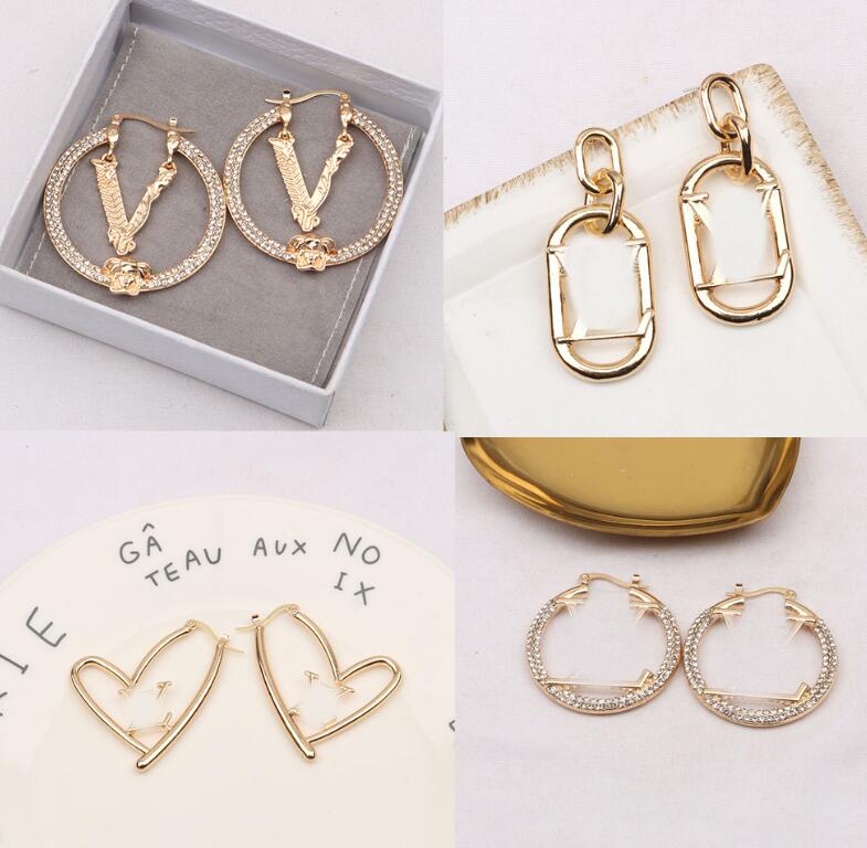 23ss 20style Mixed Simple Designer V Letters Stud Hoop 18K Gold Plated 925 Silver Circle Women Crystal Rhinestone Pearl Earring Wedding Party Jewerlry
23ss 20style Mixed Simple Designer V Letters Stud Hoop 18K Gold Plated 925 Silver Circle Women Crystal Rhinestone Pearl Earring Wedding Party Jewerlry