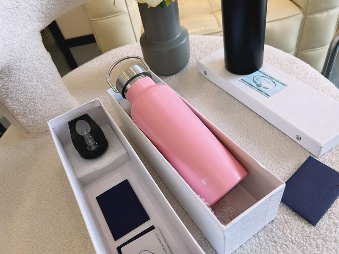 23Ss New Water Bottles Durable Kettle High Quality Stainless Steel 500Ml Adults Children Outdoo Cycg Sports Thermal Insulation Designer Hipster Cup