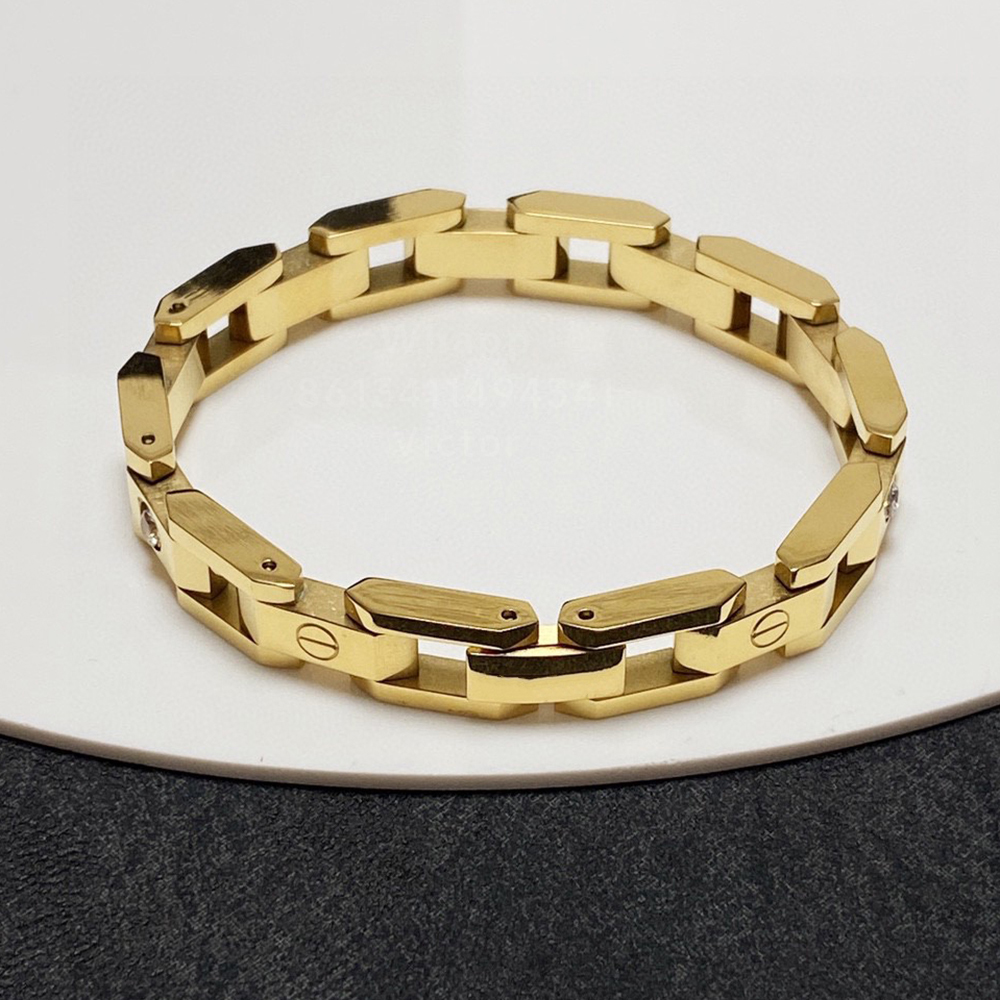 tank Bracelet LOVE bangl for man designer couple bracelet chain Gold plated 18K T0P highest Counter Replica 5A brand designer jewelry exquisite gift with box 002
tank Bracelet LOVE bangl for man designer couple bracelet chain Gold plated 18K T0P highest Counter Replica 5A brand designer jewelry exquisite gift with box 002