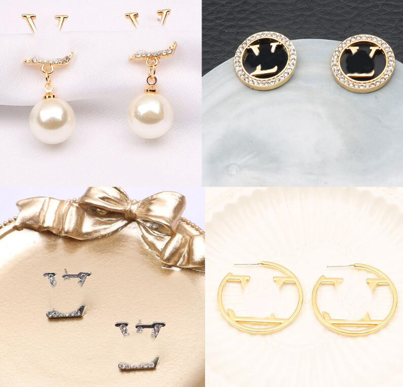 23ss 20style Mixed Simple Designer V Letters Stud Hoop 18K Gold Plated 925 Silver Circle Round Women Crystal Rhinestone Pearl Earring Wedding Party Jewerlry
23ss 20style Mixed Simple Designer V Letters Stud Hoop 18K Gold Plated 925 Silver Circle Round Women Crystal Rhinestone Pearl Earring Wedding Party Jewerlry