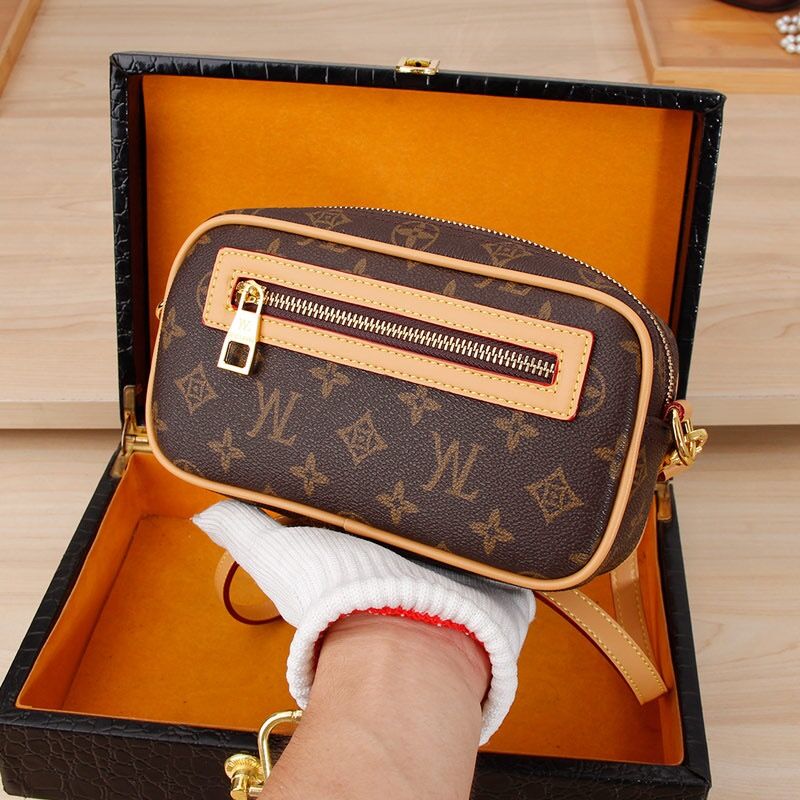 Men Designer chest bag Mens cross body Shoulder messenger bags outdoor Duffel women waist bag's pack cycling Belt purse luxury Backpack unisex Fanny pack waist bags, Packing bag
Men Designer chest bag Mens cross body Shoulder messenger bags outdoor Duffel women waist bag's pack cycling Belt purse luxury Backpack unisex Fanny pack waist bags, Packing bag