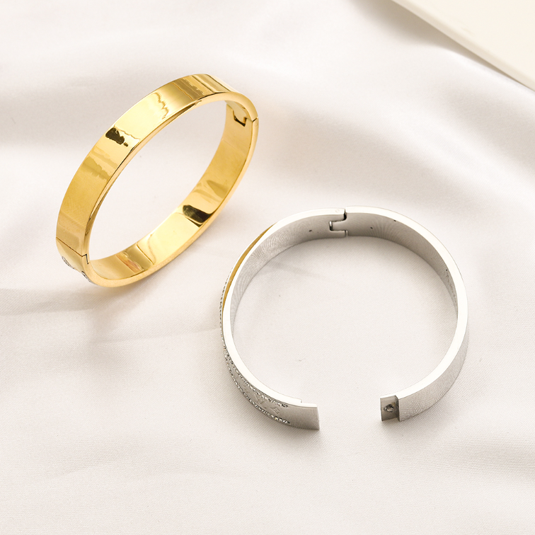 Gold Bangle Foe Women Girls Love Bracelets Designer Brand Diamond Bangle Bracelet Stainless Steel Accessories Party Gift Bangle Embossed With Box
Gold Bangle Foe Women Girls Love Bracelets Designer Brand Diamond Bangle Bracelet Stainless Steel Accessories Party Gift Bangle Embossed With Box