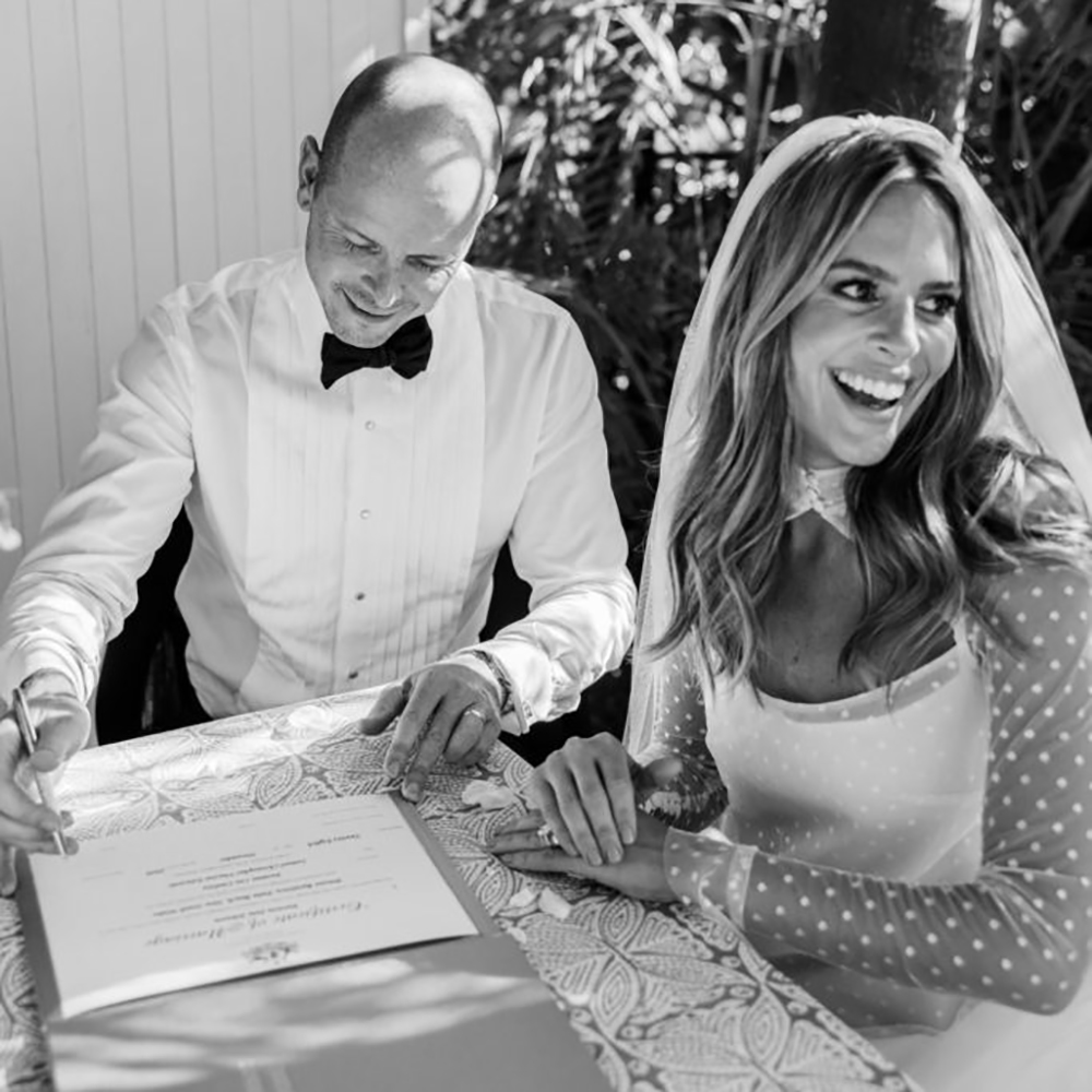 Micro High Neck Wedding Dress Custom Made Mini Long Sheer Sleeves Dotted Boho Hollow Cuout Short Bridal Gowns Vestido de Noiva 2023