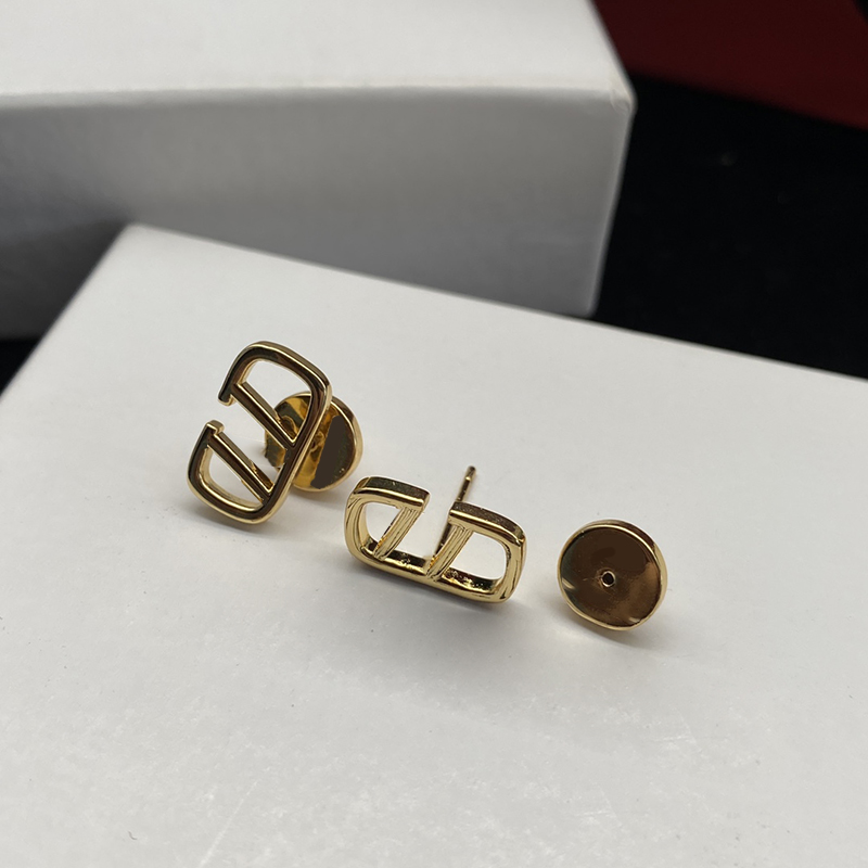 Womens Gold Earring Studs Luxury Designer Ladies Fashion Ear Stud Jewelry Woman Classic Mens Pendants Letters Hoops Earing Stud 2303241BF
Womens Gold Earring Studs Luxury Designer Ladies Fashion Ear Stud Jewelry Woman Classic Mens Pendants Letters Hoops Earing Stud 2303241BF
