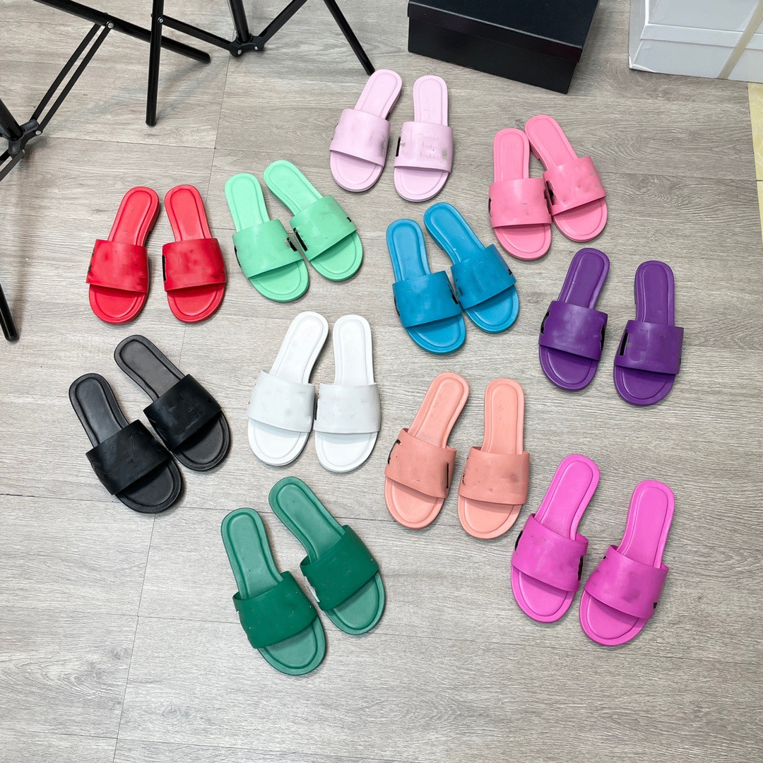 2023 luxuries designer Women's Slippers foam runners Sandals Shoes Slide Summer Fashion Wide Flat Flip Flops With Box Size 35-42, White
2023 luxuries designer Women's Slippers foam runners Sandals Shoes Slide Summer Fashion Wide Flat Flip Flops With Box Size 35-42, White