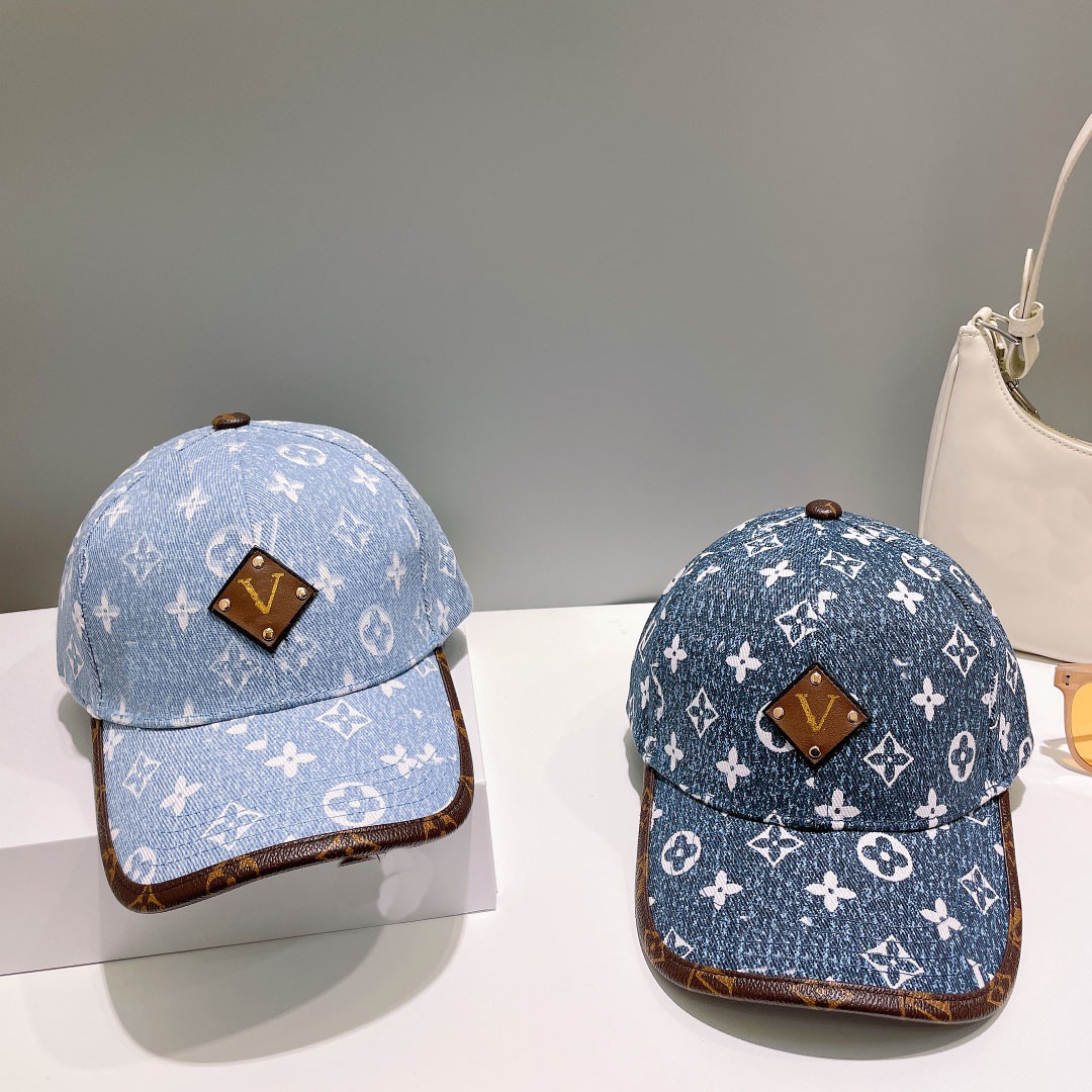 Letter Designers Ball Caps Luxurys Hat Women Men Summer Beach Casual Hats Temperament Hundred v Take Solid Color Letter Cap Seaside Travel Sunhat, Blue
Letter Designers Ball Caps Luxurys Hat Women Men Summer Beach Casual Hats Temperament Hundred v Take Solid Color Letter Cap Seaside Travel Sunhat, Blue