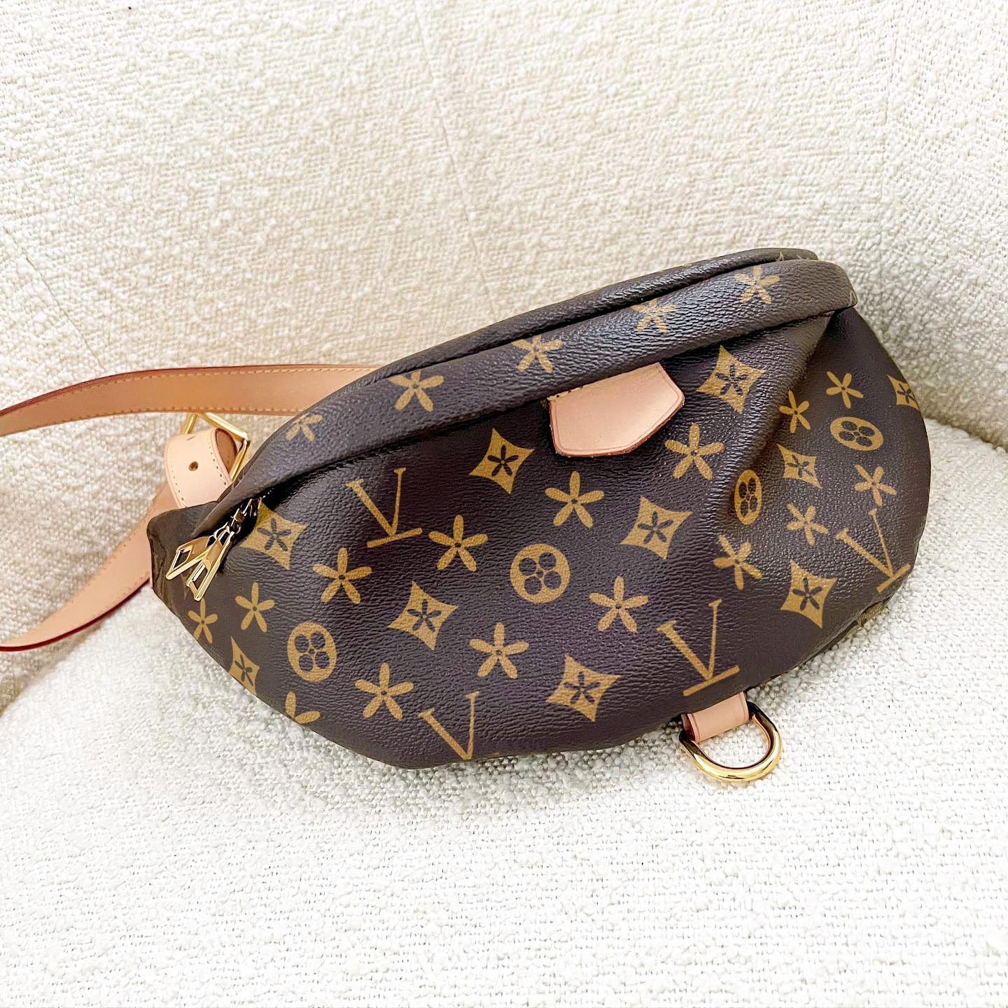 M43644 Bumbag belt waist bags Womens mens Waistpacks bumbag Luxury fanny pack Designer bum bag louiseity Shoulder tote Clutch Cross Body handbag viutonity chest bag
M43644 Bumbag belt waist bags Womens mens Waistpacks bumbag Luxury fanny pack Designer bum bag louiseity Shoulder tote Clutch Cross Body handbag viutonity chest bag