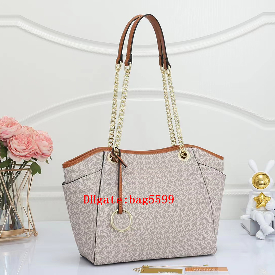 Designer Bags Shoulder Handbag Crossbody Medium Tote Bag Leather Strap Chain Messenger Totes Luxury Letter Embroidery Handbags Cross Body Purse Multi Styles
Designer Bags Shoulder Handbag Crossbody Medium Tote Bag Leather Strap Chain Messenger Totes Luxury Letter Embroidery Handbags Cross Body Purse Multi Styles