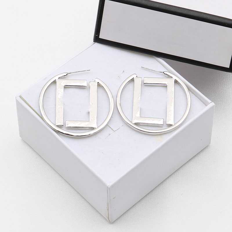 23ss 20style Mixed Style Brand Designer Letters Stud Hoop 18K Gold Plated 925 Silver Women Crystal Pearl Earring Party Jewerlry
23ss 20style Mixed Style Brand Designer Letters Stud Hoop 18K Gold Plated 925 Silver Women Crystal Pearl Earring Party Jewerlry