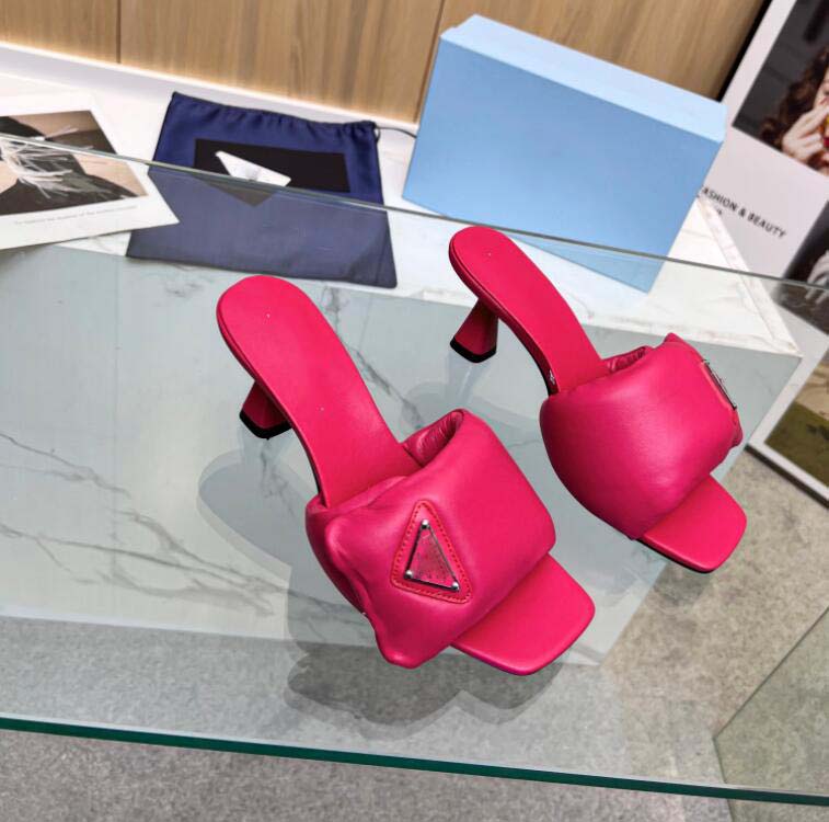 Designer Women Slippers Chunky Rubber Slippers Jelly Sandals High Heels Sandal Summer Thick Bottom Slipper Beach Slides Alphabet Fuchsia Yellow Candy Colors, Black
Designer Women Slippers Chunky Rubber Slippers Jelly Sandals High Heels Sandal Summer Thick Bottom Slipper Beach Slides Alphabet Fuchsia Yellow Candy Colors, Black