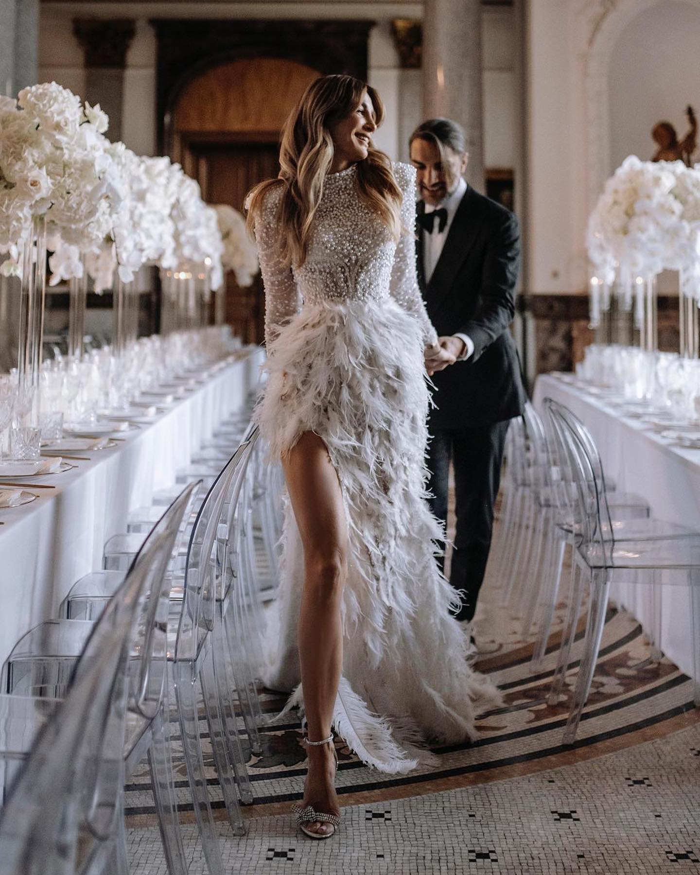 Pearls Round Neck Mermaid Wedding Dresses Fashion Full Sleeve Feather Bridal Gowns Custom Made Sweep High Split Vestido De Novia