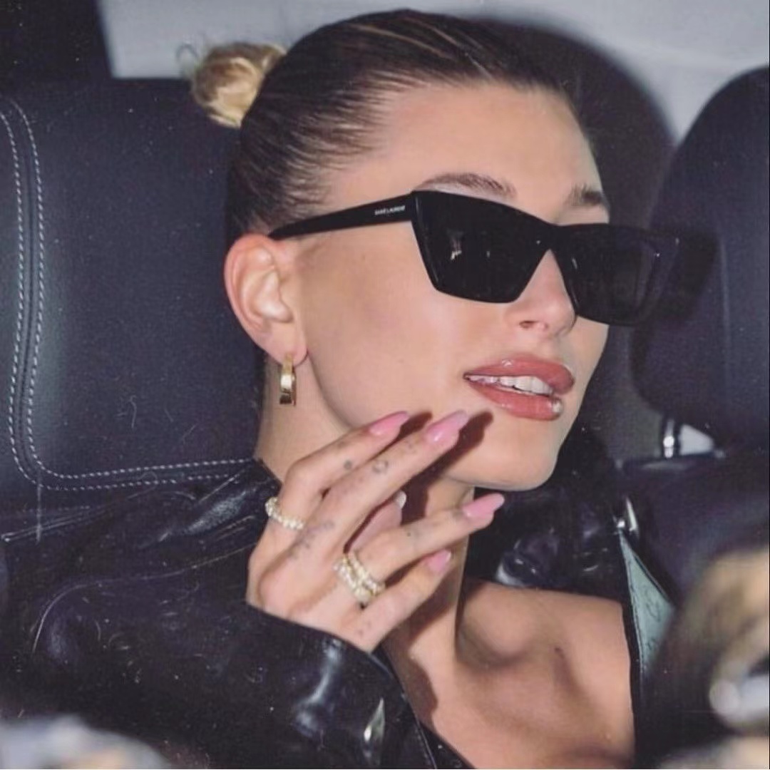 2023 Ys glasses sunglasses sl276 sunglasses trendy style, high appearance, personalized photography
2023 Ys glasses sunglasses sl276 sunglasses trendy style, high appearance, personalized photography