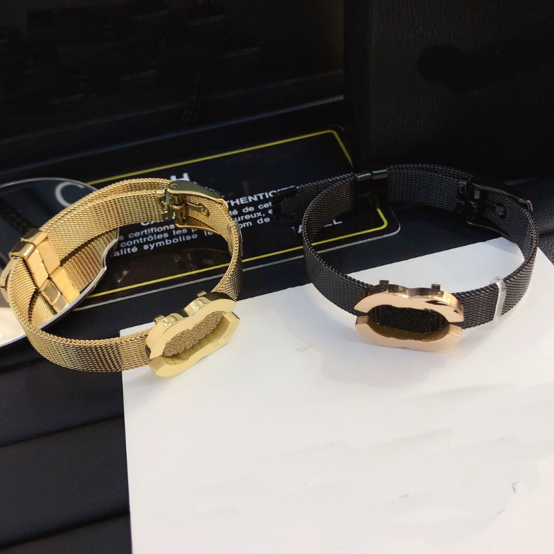 2023 Designer Watchband Bracelets Black Gold Bangles Luxury Bracelets Bangle Stamp America Fashion Style Women Man Size Bangle Stainless steel Wedding Jewelry
2023 Designer Watchband Bracelets Black Gold Bangles Luxury Bracelets Bangle Stamp America Fashion Style Women Man Size Bangle Stainless steel Wedding Jewelry