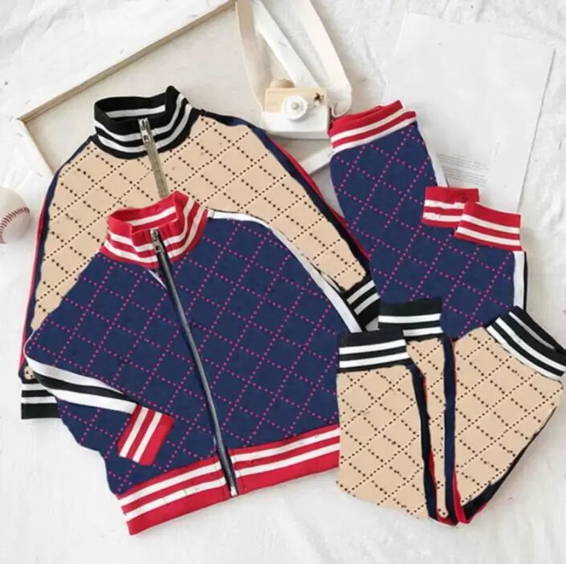Kids Designer Clothing Sets New Luxury Print Tracksuits Fashion Letter Jackets Joggers Casual Sports Style Sweatshirt Boys Clothes, Blue
Kids Designer Clothing Sets New Luxury Print Tracksuits Fashion Letter Jackets Joggers Casual Sports Style Sweatshirt Boys Clothes, Blue