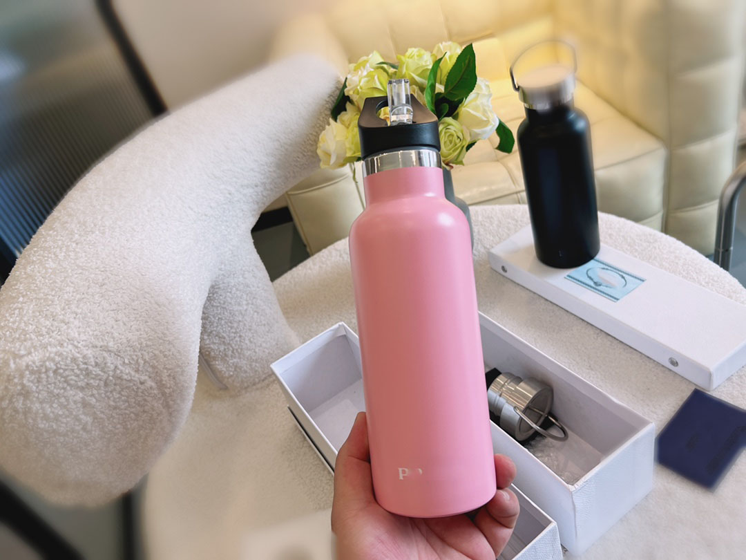 23Ss New Water Bottles Durable Kettle High Quality Stainless Steel 500Ml Adults Children Outdoo Cycg Sports Thermal Insulation Designer Hipster Cup