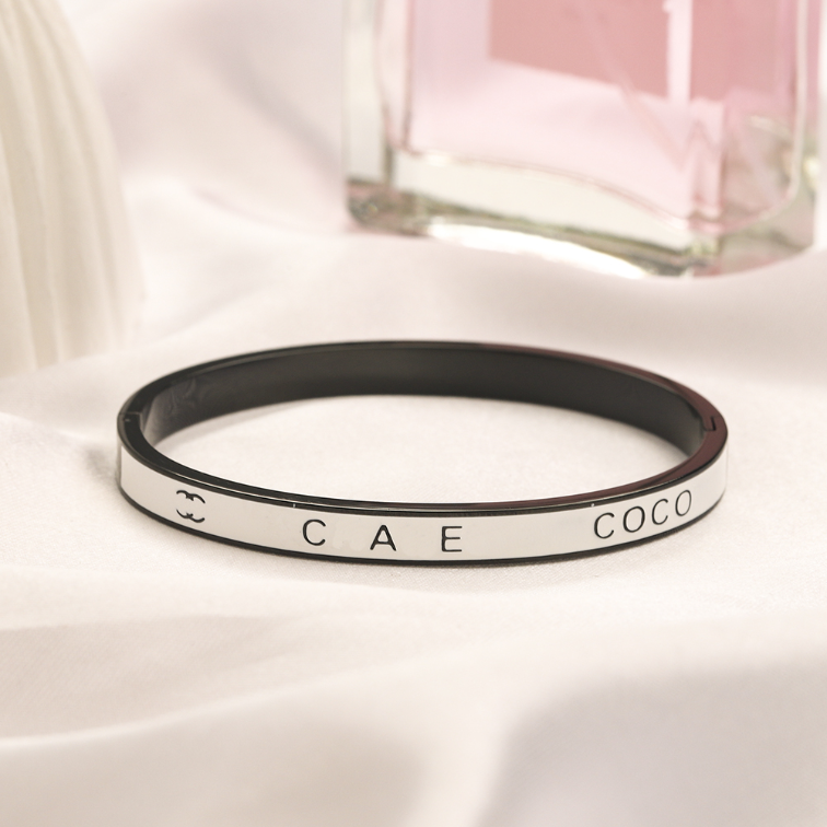 Womens Gold Curb Designer Black Brand Unisex Letter Leather Vintage Design Jewelry Gift Stainless Steel Bracelet