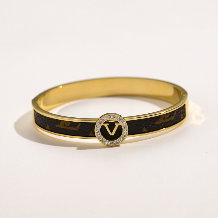 Womens Love Bracelets Designer Gold Bangle Brand Leather Letter Bracelet Stainless Steel Jewelry Accessories Spring Couple Gift Bracelet Accessories With Box
Womens Love Bracelets Designer Gold Bangle Brand Leather Letter Bracelet Stainless Steel Jewelry Accessories Spring Couple Gift Bracelet Accessories With Box