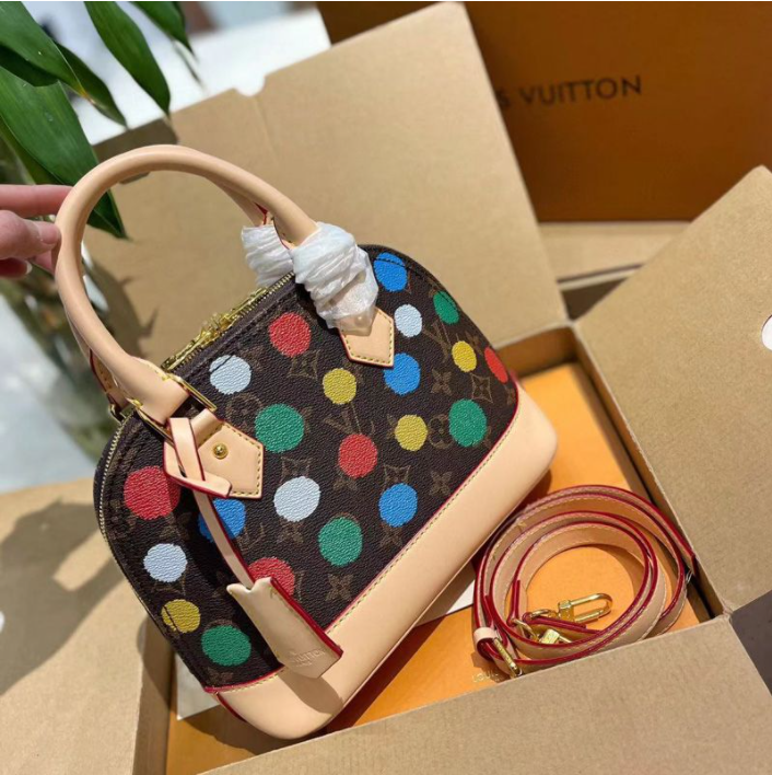 DUPE Cosmetic Bag Saddle Fashion is fleeting and classic is forever Fashion is a cycle Colourful bags