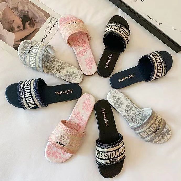 Slide Designer Womens Sandals Slippers Flip Flops Luxury Flat Thick Bottom Embroidery Printed23
Slide Designer Womens Sandals Slippers Flip Flops Luxury Flat Thick Bottom Embroidery Printed23