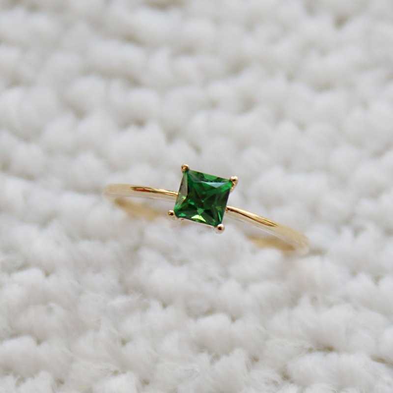 Band Rings Simple Female Small Green Stone Ring Vintage Yellow Gold Color Love Wedding Ring Fashion Promise Engagement Rings For Women AA230323