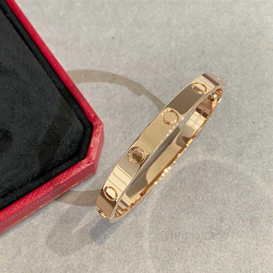 Brand Bracelet Kajia love narrow version wide sky star V gold smooth four diamond bracelet CNC electroplating 18K292a
Brand Bracelet Kajia love narrow version wide sky star V gold smooth four diamond bracelet CNC electroplating 18K292a