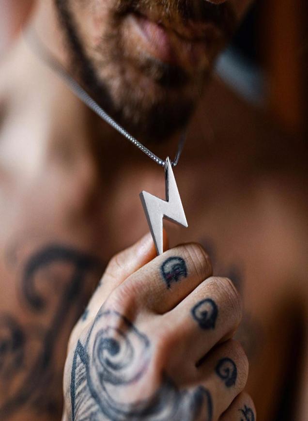 Men Gray Lightning Pendant Necklace Stainless Steel Bolt Thunder Flash Charm Male Jewelry 20 24 inch