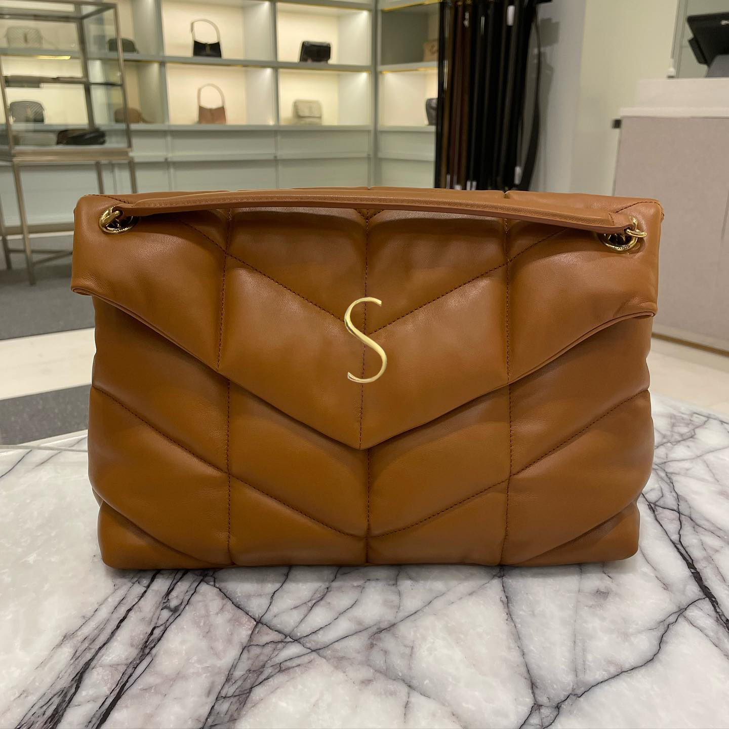 Cosmetic bag Hobo yslity puffer Luxury Designer women Man chain purse sheep Soft material Genuine Leather sling bags tote handbag clutch shoulder handbag cross body, Black gold
Cosmetic bag Hobo yslity puffer Luxury Designer women Man chain purse sheep Soft material Genuine Leather sling bags tote handbag clutch shoulder handbag cross body, Black gold