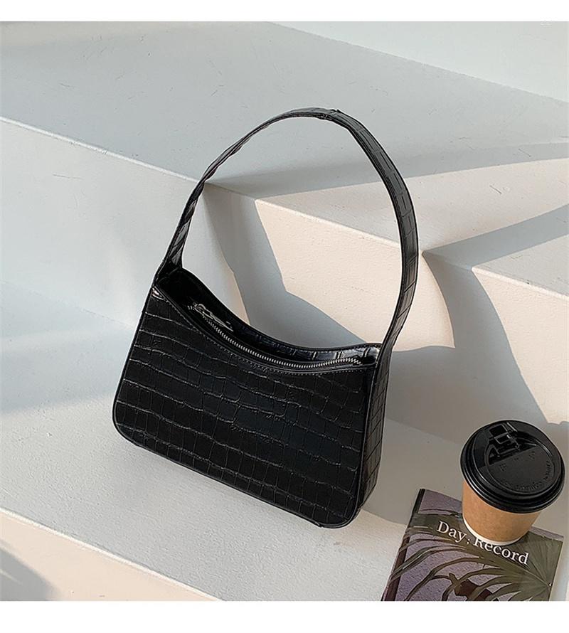 Duffel Bags Handbag Autumn And Winter Women's Bag Retro Underarm Female Senior Sense Shoulder Niche Design Fashion D700