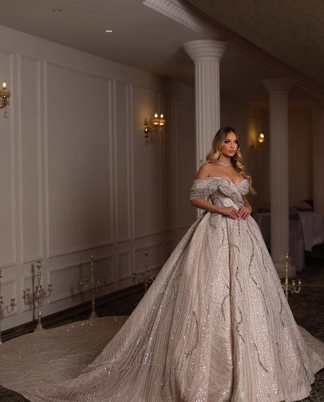 Sparkly Ball Gown Wedding Dresses Sleeveless V Neck Sequins Appliques Ruffles Off Shoulder Bridal Gowns Zipper Formal Dress Plus Size Custom Made Vest