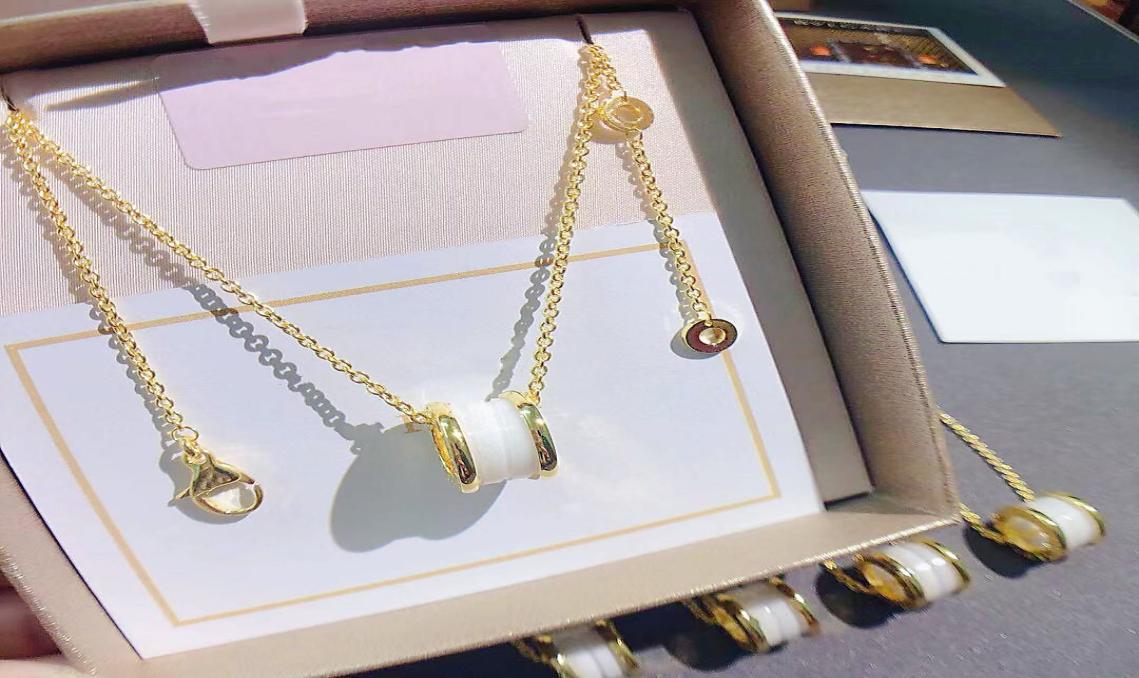 BVL Spring Necklace Classic Charm Designer Pendant European and American Couples Festival Jewelry Gift Factory Whole and Retai7680086
BVL Spring Necklace Classic Charm Designer Pendant European and American Couples Festival Jewelry Gift Factory Whole and Retai7680086