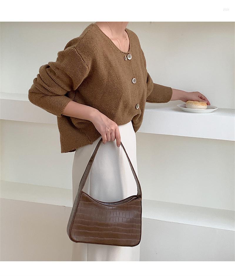 Duffel Bags Handbag Autumn And Winter Women's Bag Retro Underarm Female Senior Sense Shoulder Niche Design Fashion D700