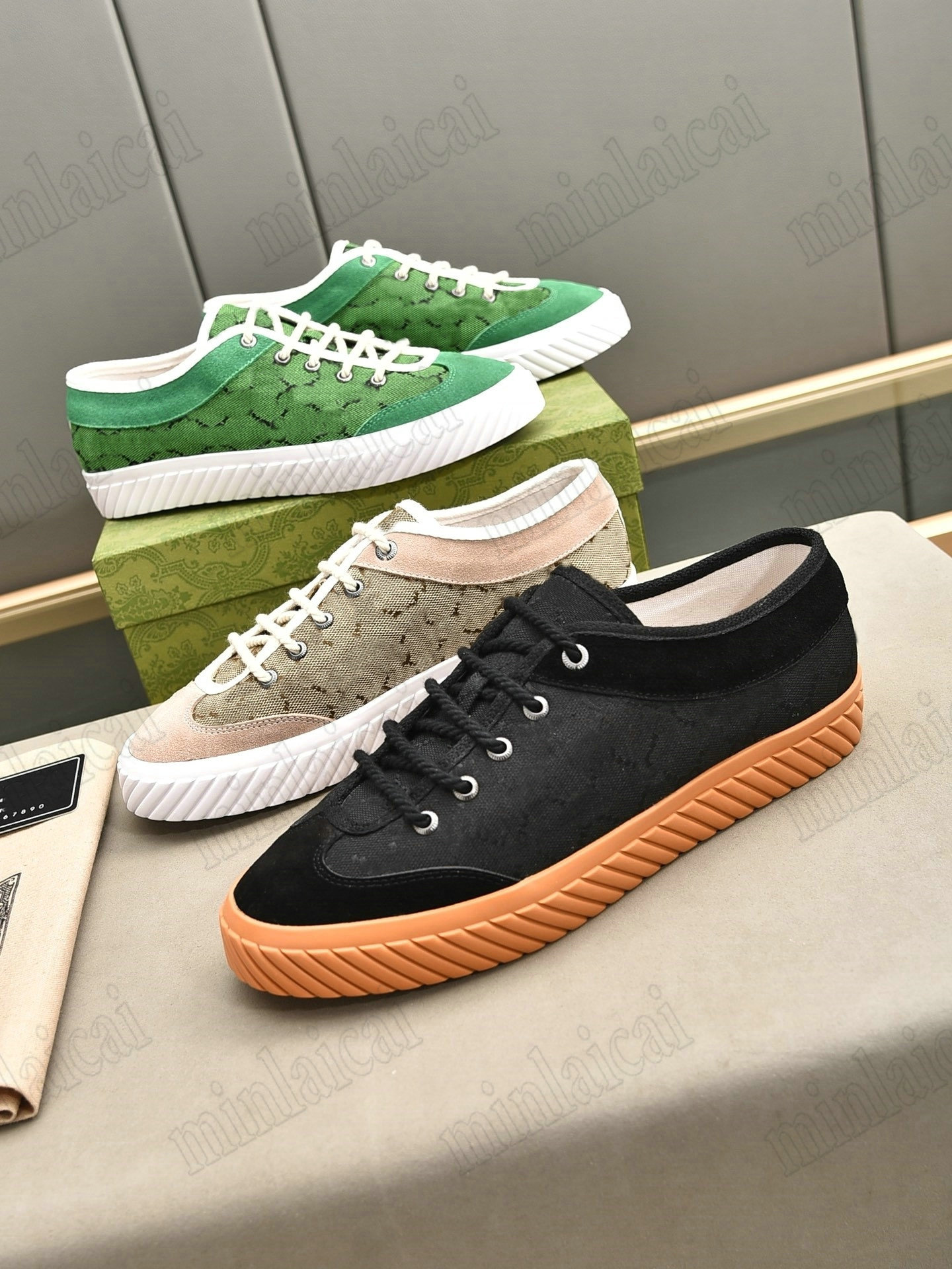 2023 SS Mens Designer Beige Canvas Shoes Men's Double G Sneakers 738992 Rubber sole Monograms low-top Trainers Suede-Trimmed Monogrammed Canvas Sneakers
2023 SS Mens Designer Beige Canvas Shoes Men's Double G Sneakers 738992 Rubber sole Monograms low-top Trainers Suede-Trimmed Monogrammed Canvas Sneakers