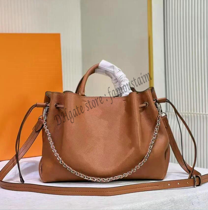 Luxury designer totes High quality leather BELLA TOTE perforation bags fashion classic handbags for women purse with pouch wallet woman shopping shoulder bag, 01
Luxury designer totes High quality leather BELLA TOTE perforation bags fashion classic handbags for women purse with pouch wallet woman shopping shoulder bag, 01