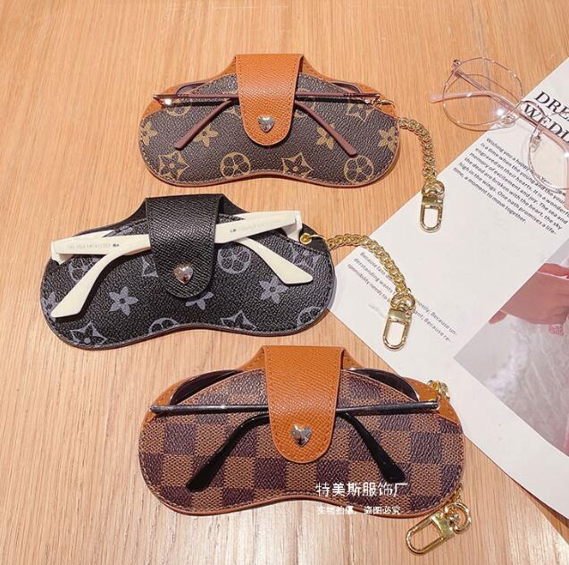 20style Creative Glasses Case KeyChain Car Keychains Leather Sunglasses Storage Bag Keyring Men Women Bag Pendant Accessories
20style Creative Glasses Case KeyChain Car Keychains Leather Sunglasses Storage Bag Keyring Men Women Bag Pendant Accessories