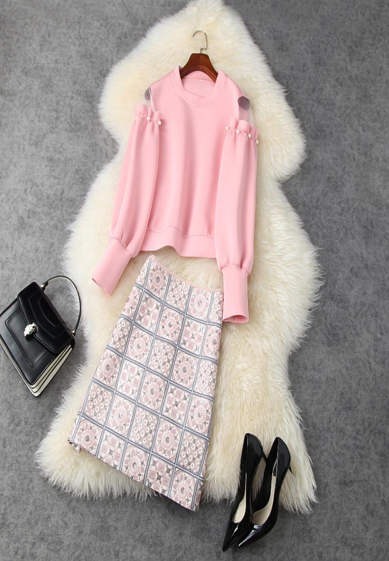 2020 Fall Winter Long Sleeve Round Neck Pink Tulle Panelled Sweatshirt Embroidery Mini Short Skirt Two Piece Suits 2 Pieces Set 5283329
2020 Fall Winter Long Sleeve Round Neck Pink Tulle Panelled Sweatshirt Embroidery Mini Short Skirt Two Piece Suits 2 Pieces Set 5283329