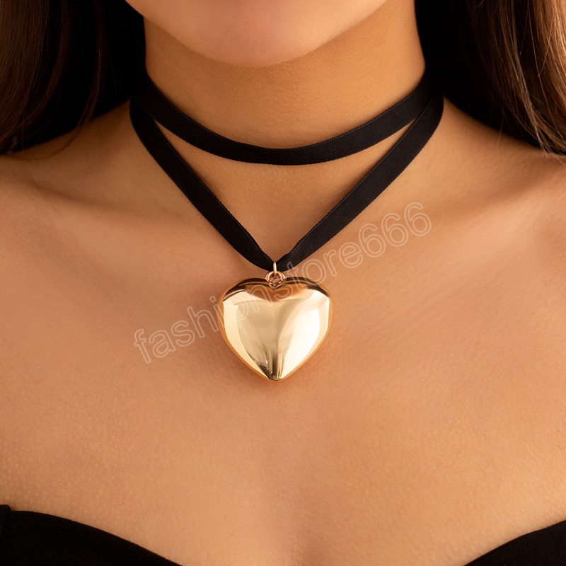 Multilayer Vintage Big Heart Pendant Necklace For Women Girls Fashion Black Velvet Rope Chain Statement Necklace Jewelry