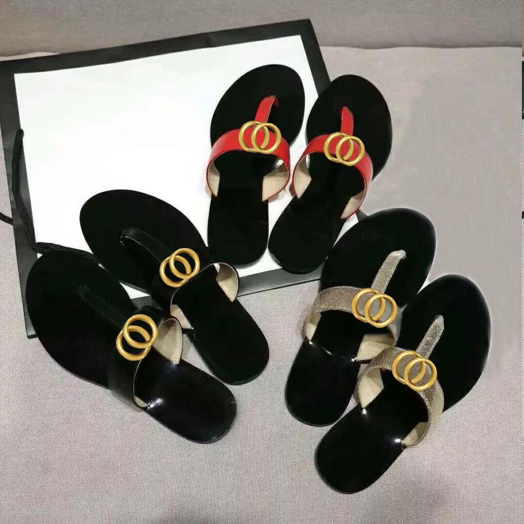 Classic Women Sandals Summer Rubber bottom men fashion slippers beach Slides letter Flat heel luxury designer shoes Metal button Lazy lady Loafers Flip flops 35-45, With box
Classic Women Sandals Summer Rubber bottom men fashion slippers beach Slides letter Flat heel luxury designer shoes Metal button Lazy lady Loafers Flip flops 35-45, With box