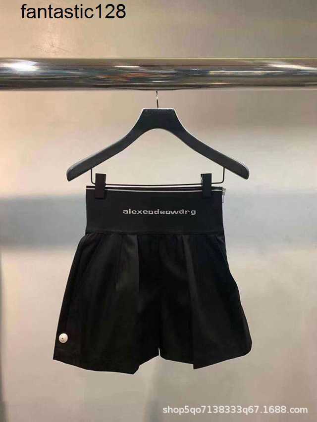 designer Aw Dawang Casual Shorts Elastic Wide Leg Letter Ribbon Versatile Waist Pleated Women' Pants Spring Summer New wang shorts, Black4
designer Aw Dawang Casual Shorts Elastic Wide Leg Letter Ribbon Versatile Waist Pleated Women' Pants Spring Summer New wang shorts, Black4