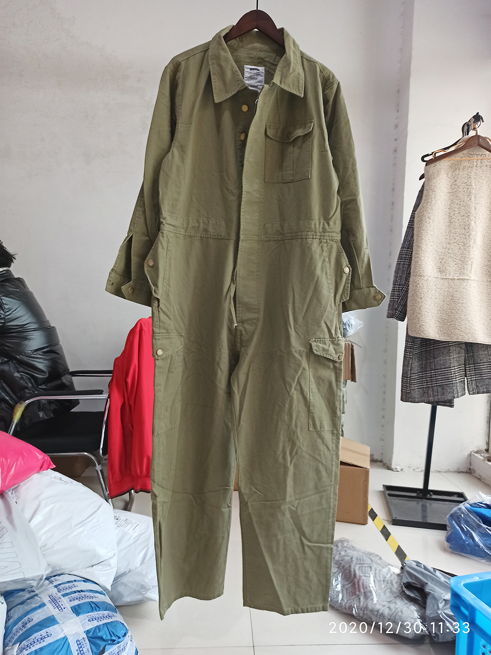 Men's Pants IEFB men's wear multi-pockets workwear jumpsuit black green single breasted loose long sleeve turn down collar trousers 9Y4105 2