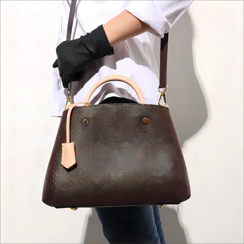 MONTAIGNE Handbag Designer Bag BB Women Luxurys Handbags Shoulder Bags Shopping classic brand large capacity fashion high quality, Price differences
MONTAIGNE Handbag Designer Bag BB Women Luxurys Handbags Shoulder Bags Shopping classic brand large capacity fashion high quality, Price differences