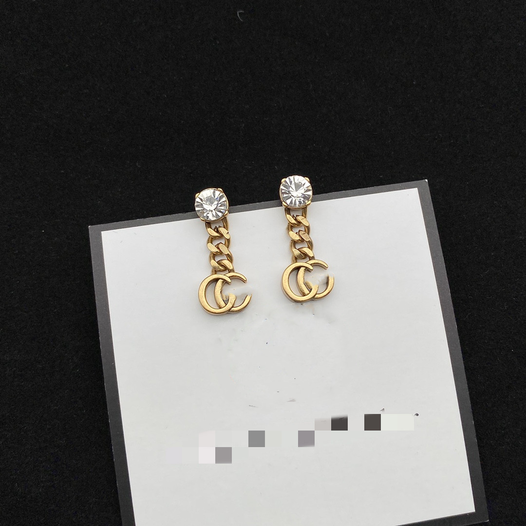 Chic Double Letter Charm Earrings With Gift Box Embossed Stamp Studs Eardrop Dangler For Women Party Anniversary-13
Chic Double Letter Charm Earrings With Gift Box Embossed Stamp Studs Eardrop Dangler For Women Party Anniversary-13