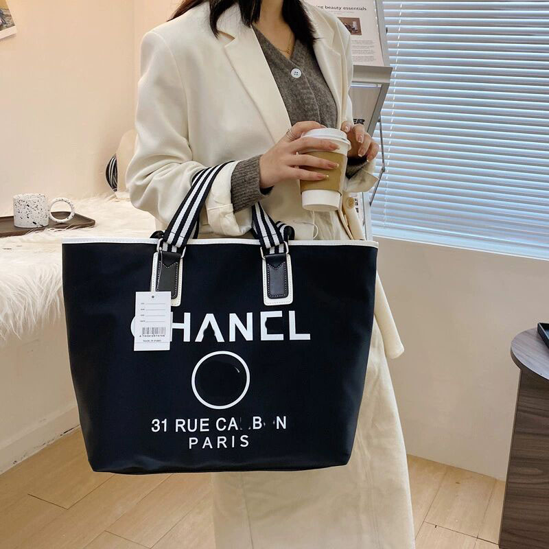 nylon the tote bag lady famous designer practical Large capacity plain crossbody shoulder handbags womens wallets coin purse crossbody casual canvas travel bags, Customize
nylon the tote bag lady famous designer practical Large capacity plain crossbody shoulder handbags womens wallets coin purse crossbody casual canvas travel bags, Customize