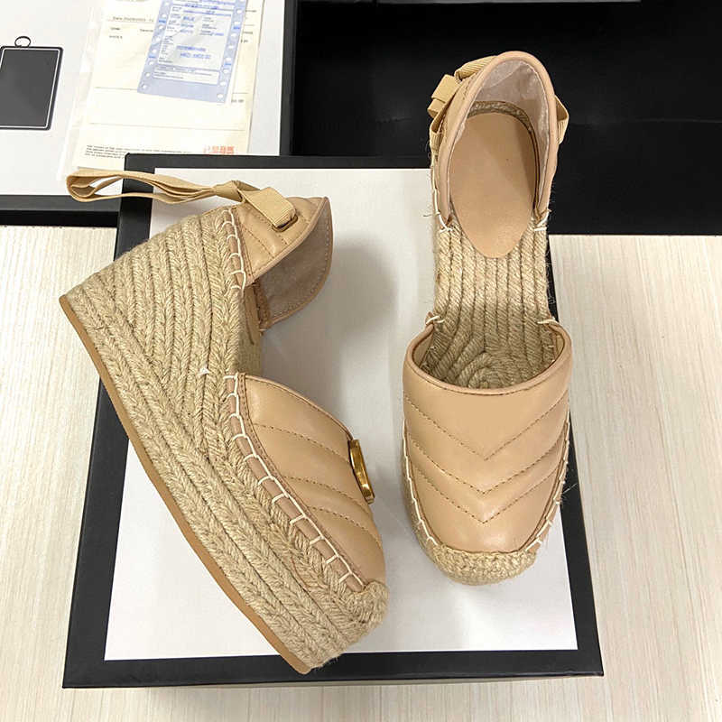2023 Sexy Women Wedge Heel Platform Sandals Designer Espadrille Real Leather Ankle Lace-up Matelasse Ladies High Heel 12cm Essentia for All Seasons With BoxNO037, 18
2023 Sexy Women Wedge Heel Platform Sandals Designer Espadrille Real Leather Ankle Lace-up Matelasse Ladies High Heel 12cm Essentia for All Seasons With BoxNO037, 18