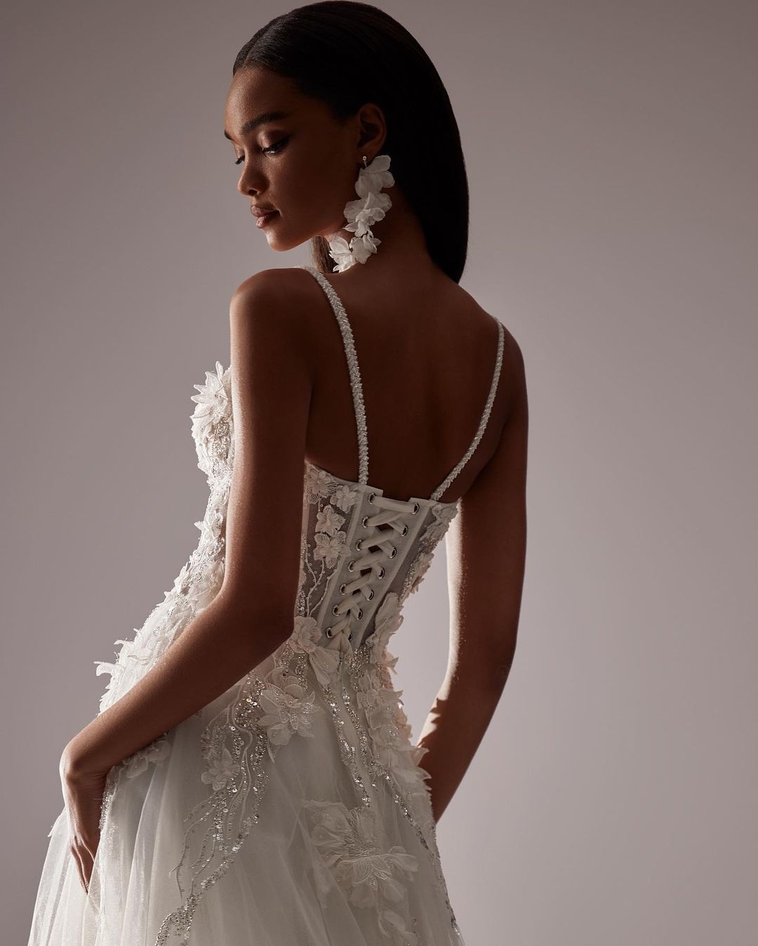 Boho A Summer e Wedding Dresses Beads D wers Appliques Bride Dress Illusion Backless Bohemian Bridal Gowns Ppliques