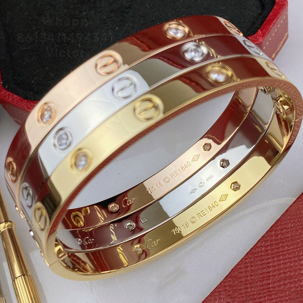 Love bangl bangle 4 diamonds gold plated 18K 16 17 18 19 cm for woman designer T0P quality highest counter quality classic style luxury anniversary gift with box 012
Love bangl bangle 4 diamonds gold plated 18K 16 17 18 19 cm for woman designer T0P quality highest counter quality classic style luxury anniversary gift with box 012
