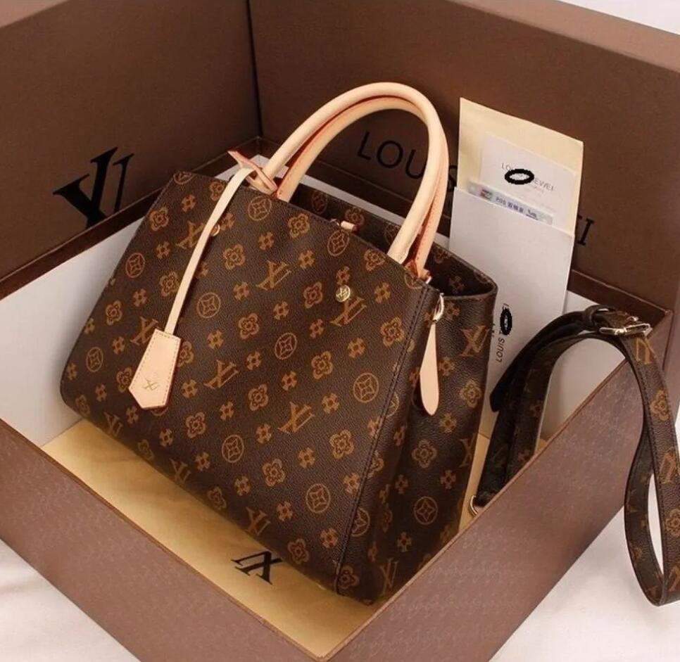 Designer Bags MONTAIGNE BB M41056 Women Designers Handbags Luxurys Shopping bag classic brand leather large capacity louiseity viutonity handbag luxury designer, Black embossing
Designer Bags MONTAIGNE BB M41056 Women Designers Handbags Luxurys Shopping bag classic brand leather large capacity louiseity viutonity handbag luxury designer, Black embossing