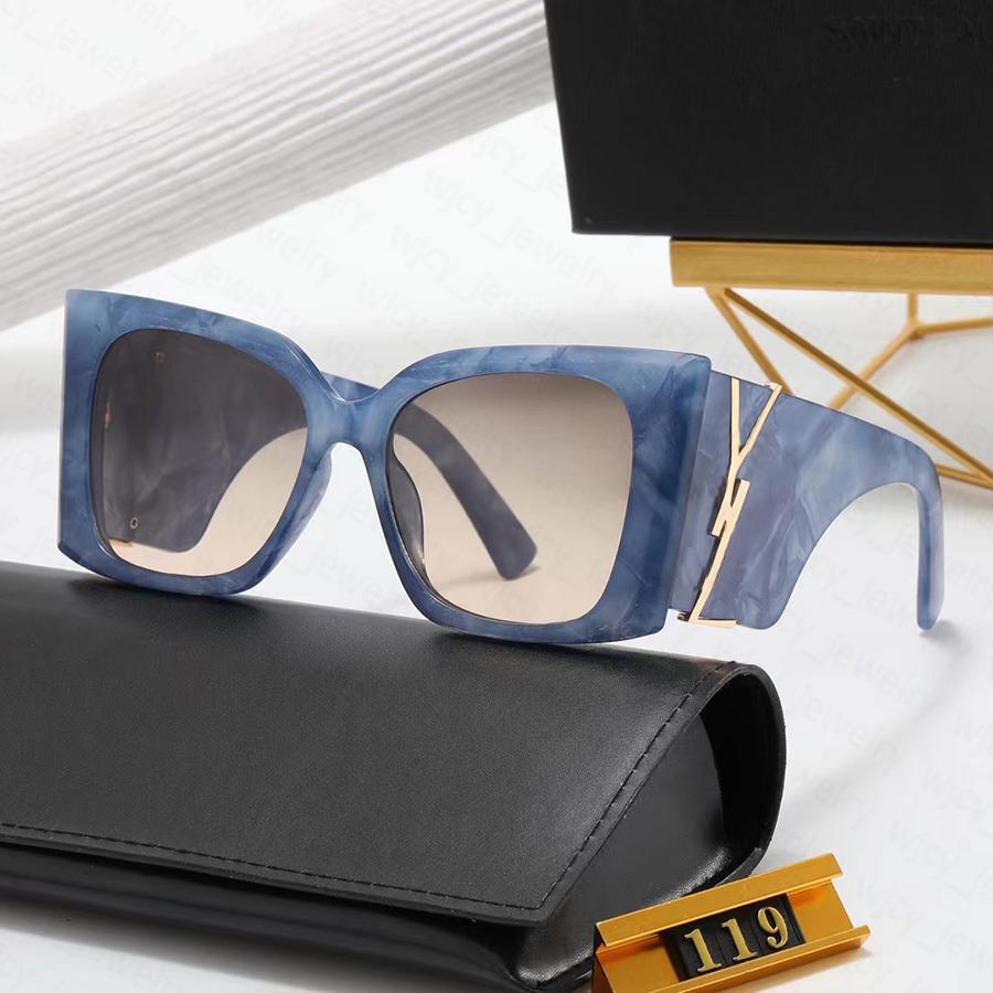 Fashion Sunglass Designer Sunglasses for Women Men Large Frame Beach Letters Glasses Adumbral 7 Option Eyeglassess LL786
Fashion Sunglass Designer Sunglasses for Women Men Large Frame Beach Letters Glasses Adumbral 7 Option Eyeglassess LL786