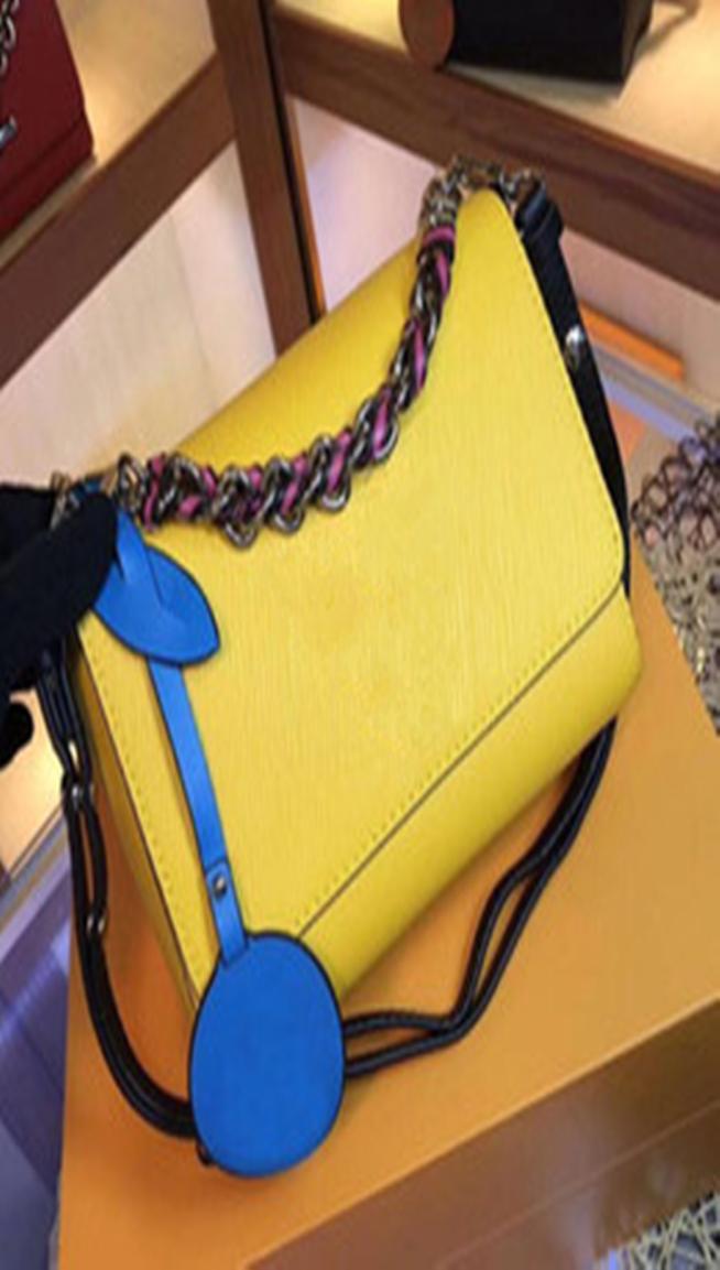 Women Designers Chain Bags Rotating Button Wave Pattern Satchel Luxury Water Ripple Real Leather Totes Crossbody Shoulder Bag Purs1899412, Black
Women Designers Chain Bags Rotating Button Wave Pattern Satchel Luxury Water Ripple Real Leather Totes Crossbody Shoulder Bag Purs1899412, Black